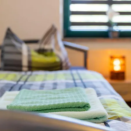 Apartamento Flex Aparts - Moeblierte In Mit 2 Zimmern Zwickau